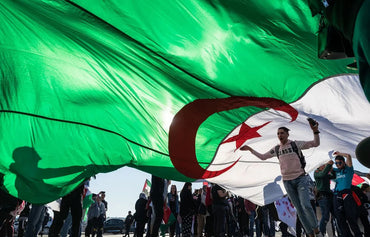 Le Drapeau et l'Hymne National : Reflets de l'Identité Algérienne